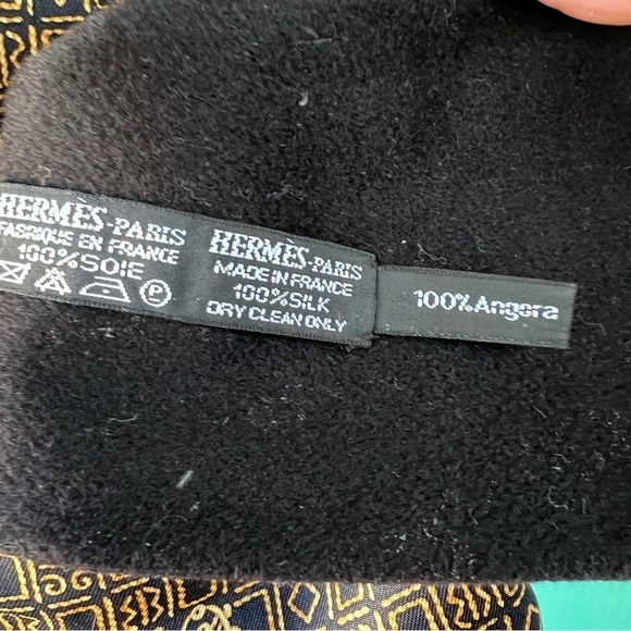 AUTHENTIC HERMÉS MENS BLACK AND GOLD SILK AND ANGORA TRIBAL MUFFLER SCARF - Picture 6 of 6